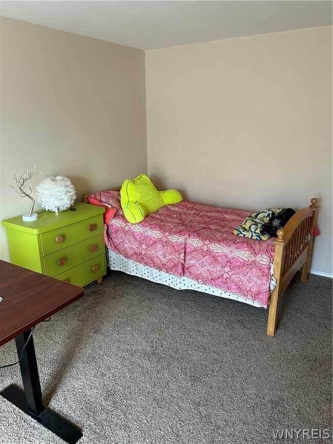 Building Photo - 307 Cayuga Rd