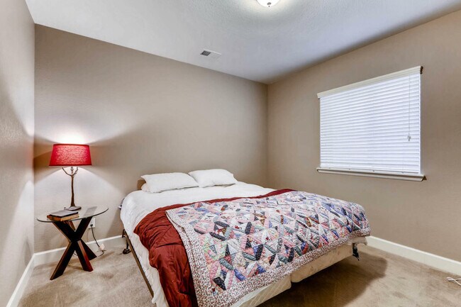Building Photo - 14110 Sierra Ridge Dr