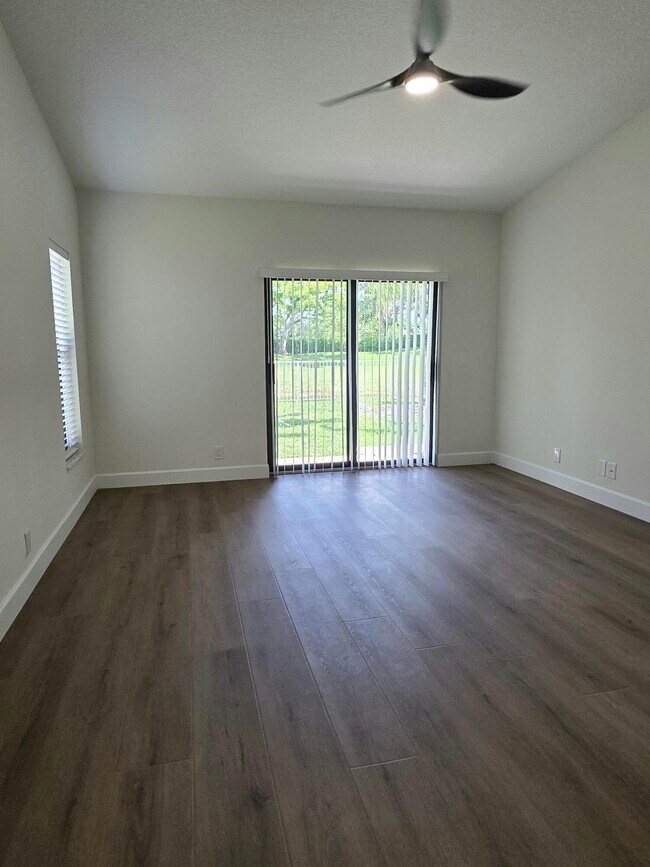 Building Photo - 11354 Island Lakes Ln