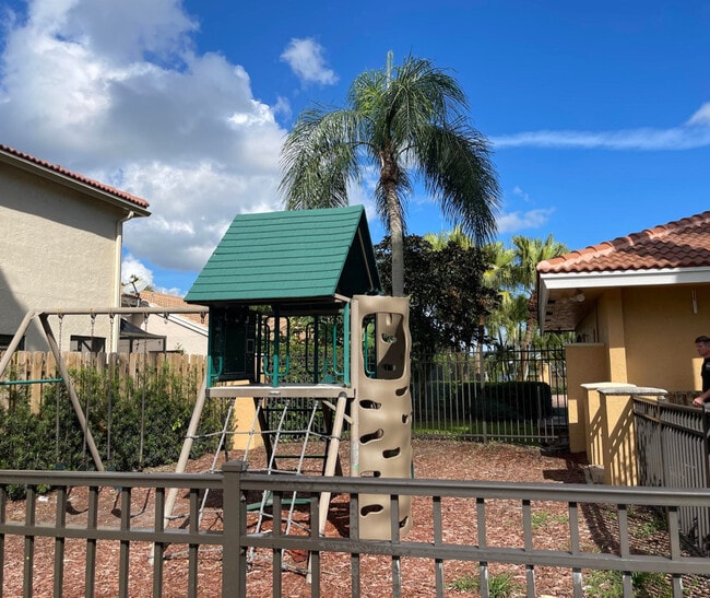 Building Photo - 1703 Pierside Cir