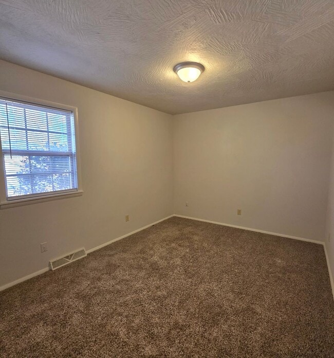 Building Photo - 3 Bedroom, 2 Bath, 2-Car Garage Home for Rent