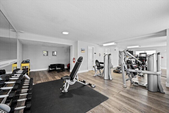 Building Photo - 2560 S Ocean Blvd