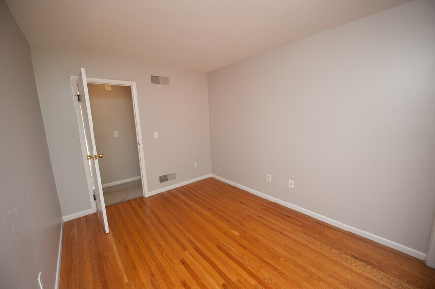 Building Photo - 260 Hogan Rd