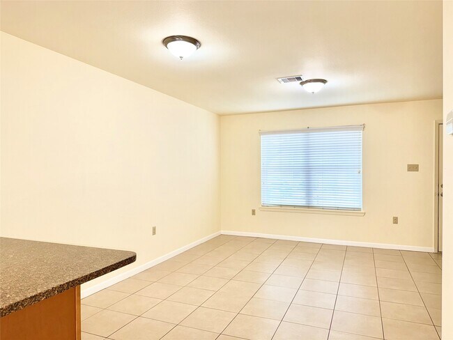 Building Photo - 10064 Emnora Ln