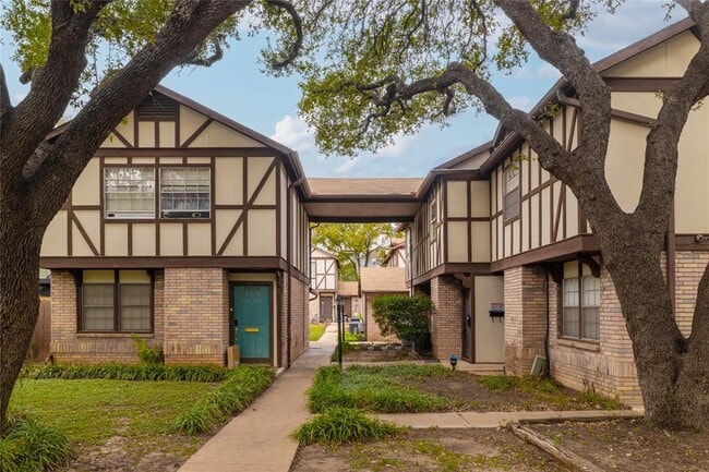 Building Photo - 7406 Shadow Hill Dr