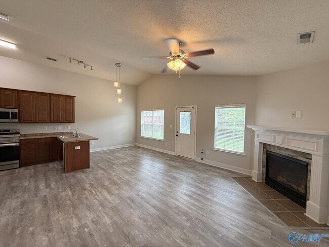 Building Photo - 211 High Green Dr