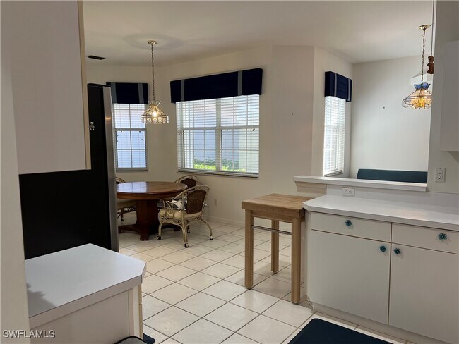 Building Photo - 2081 Crestview Way