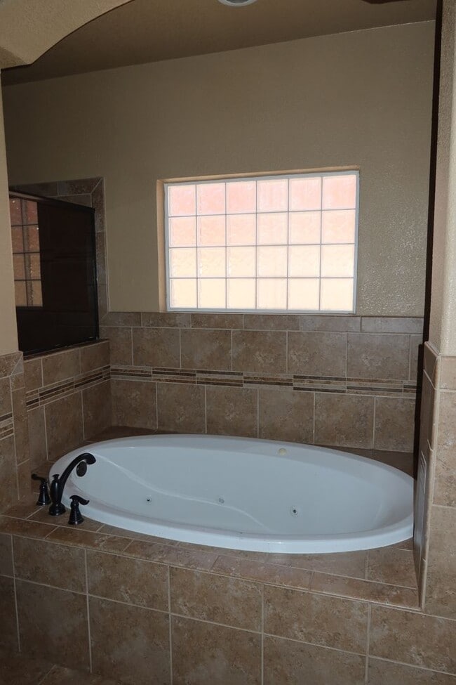 Building Photo - 14029 Rainbow Point Dr
