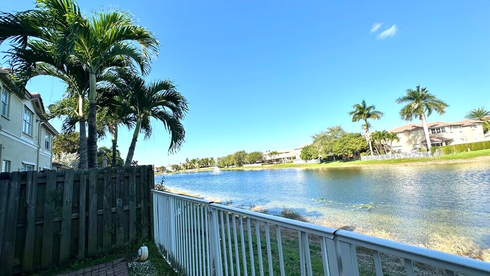 Building Photo - 10911 NW 79th St