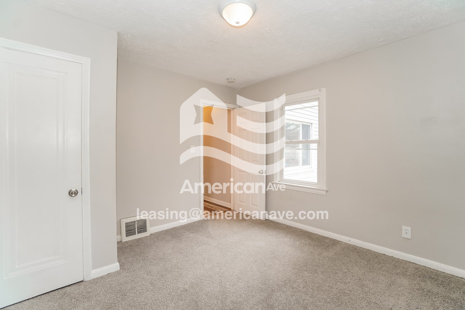 Building Photo - 810 Broer Ave