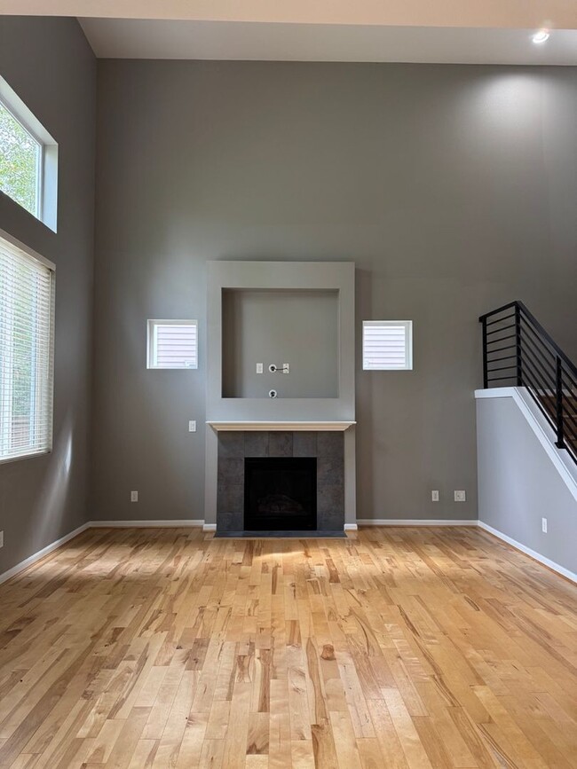 Building Photo - Spacious 3BD/2.5BTH Home w/ Modern Upgrade...