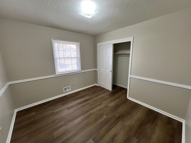 Building Photo - Spacious 3BR with Large Yard & 2-Car Garage