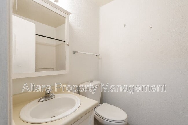 Building Photo - 2112 Boston Terrace