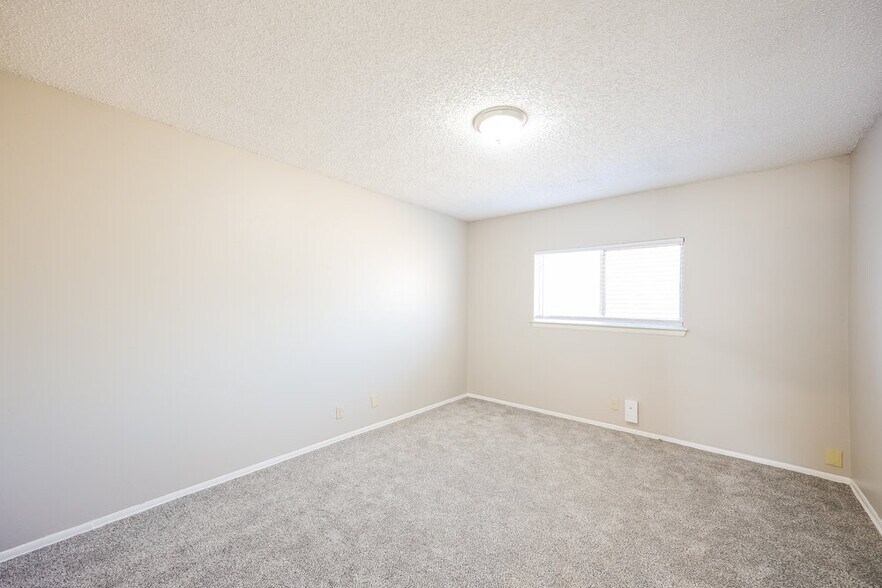 Building Photo - 7601 Tarrasa