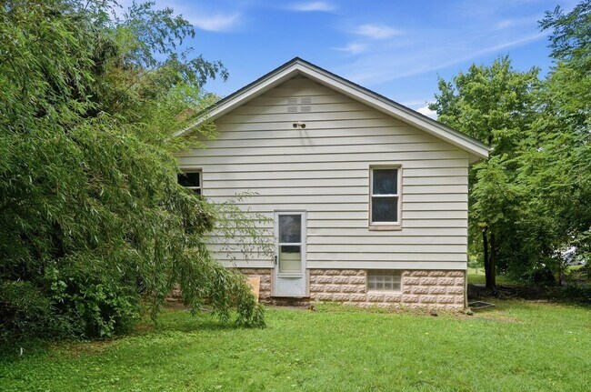 Building Photo - LEASING SPECIAL - sign a 13-month lease by 7/31/2026 and second month is free!