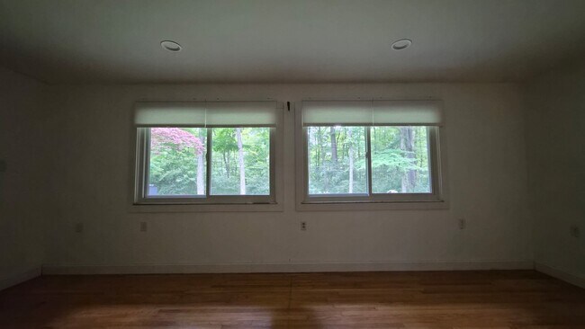 Building Photo - 4211 Sunbeam Ave