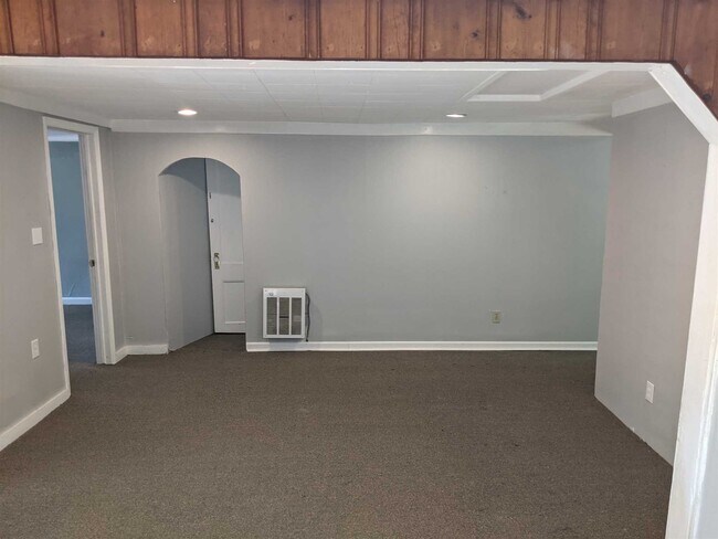 Building Photo - 1943 New Hackensack Rd