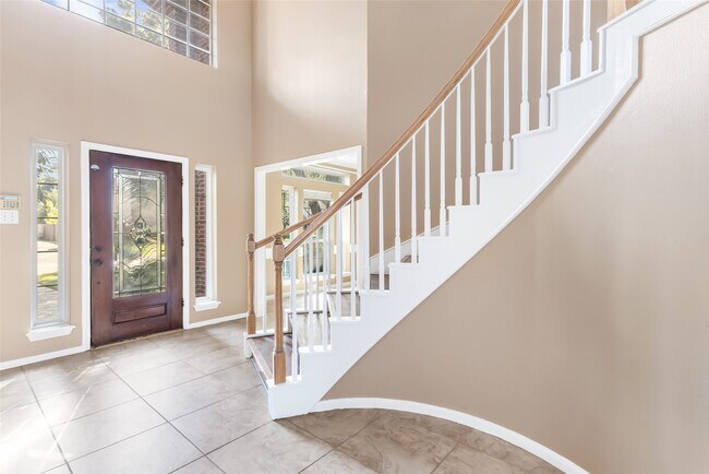 Building Photo - 16222 Rutley Cir