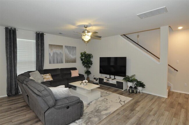 Building Photo - 1717 T H Johnson Dr