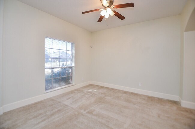 Building Photo - 21210 Woodland Green Dr