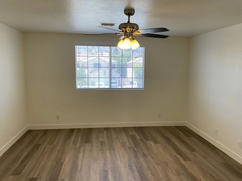 Building Photo - 3320 Twin Bridges Ct