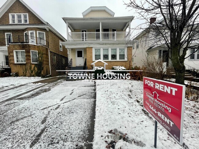 Building Photo - 418 Colvin Ave