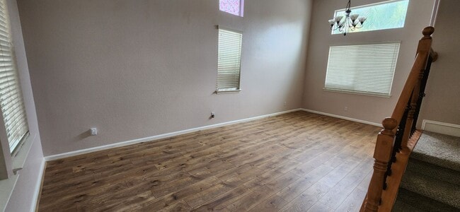 Building Photo - Beautiful 4 Bedroom Home in Elk Grove