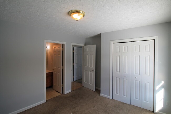 Building Photo - 735 Cobbler Ln