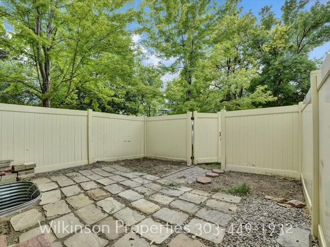 Building Photo - 2020 Gyros Cir