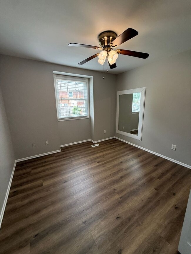 Building Photo - Beautifully updated 3-bedroom townhome in the heart of South Charlotte.