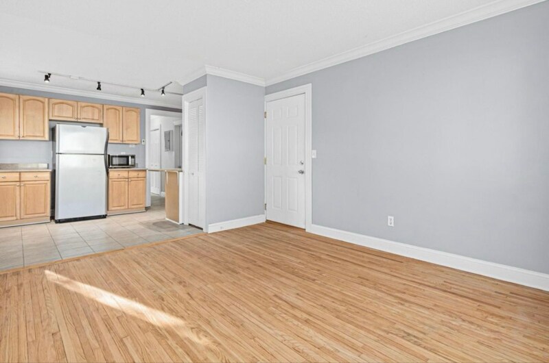 Building Photo - 423 W 31st St