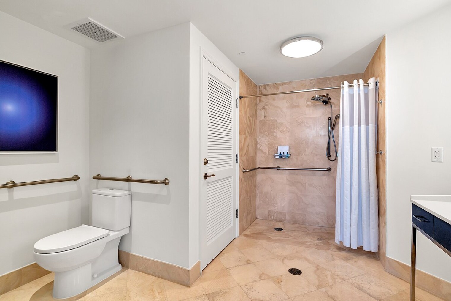 Building Photo - 4391 Collins Ave