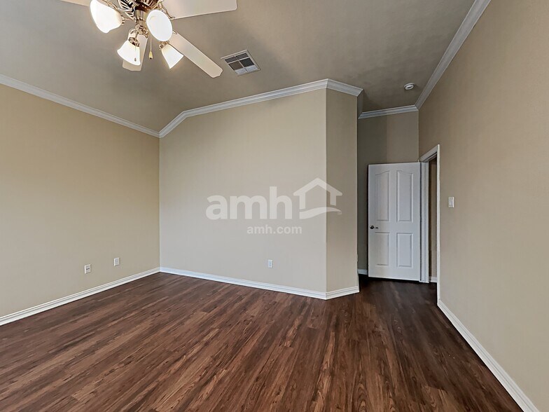 Building Photo - 28914 Hidden Lake Ct