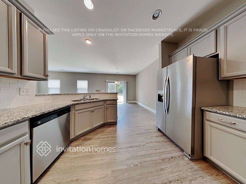 Building Photo - 5338 Roberta Crossing Dr