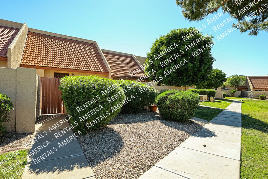 Building Photo - 4120 W Calavar Rd