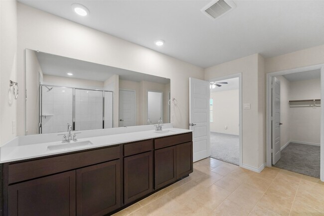 Building Photo - 1332 Pierce Ln