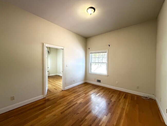 Building Photo - 738 Palmera Ct