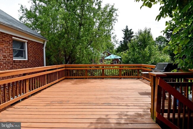 Building Photo - 6246 22nd Rd N