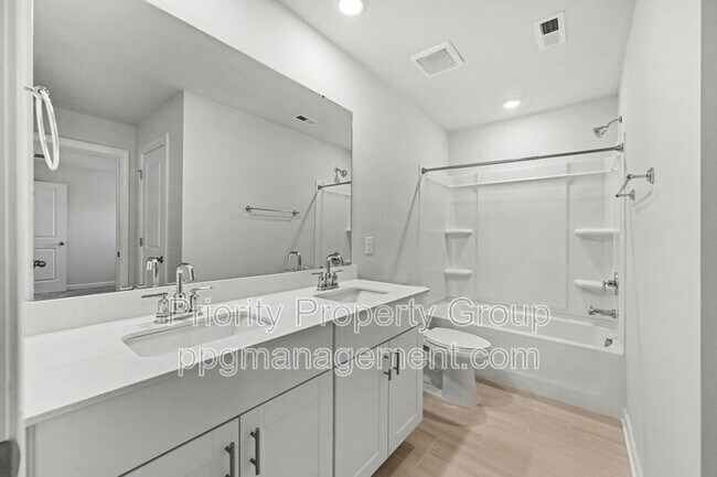 Building Photo - 13112 Kenworth Rd