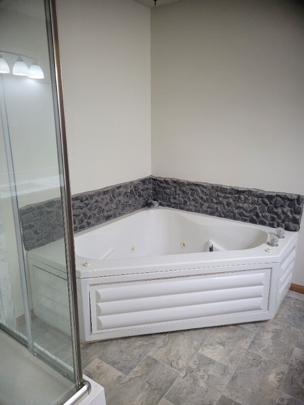 Building Photo - 9283 Troon Ct