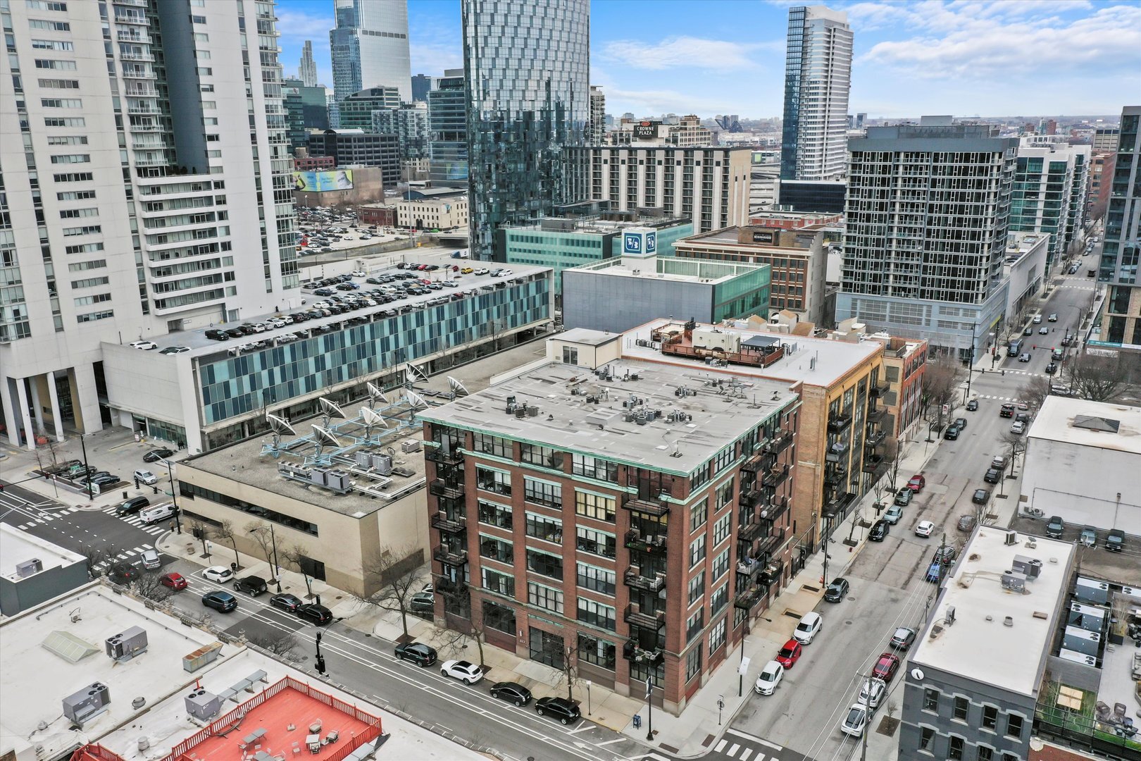 Building Photo - 817 W Washington Blvd