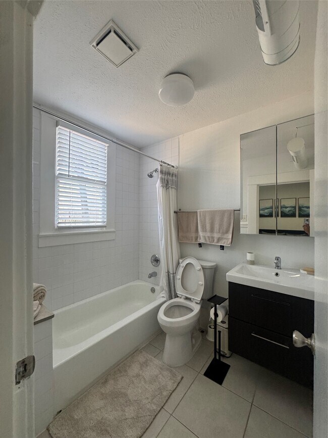 Building Photo - 1038 Ashland St