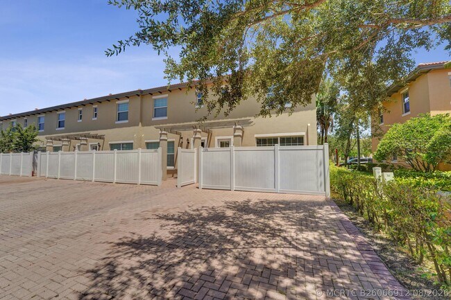 Building Photo - 1326 SW 147th Ter