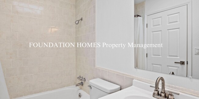 Building Photo - 151 Kenwood Ct