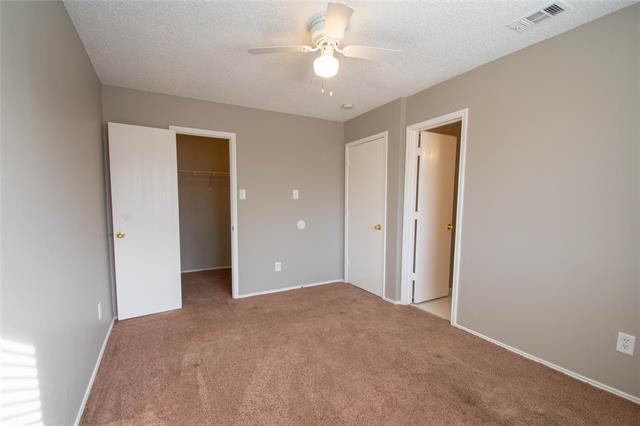 Building Photo - 2703 Clayton Oaks Dr