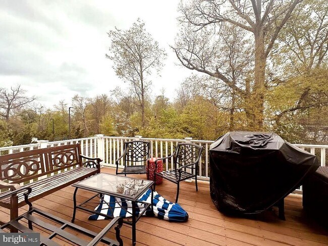 Building Photo - 1746 Beacon Ln