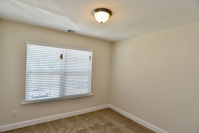 Building Photo - 411 Ferguson Ln
