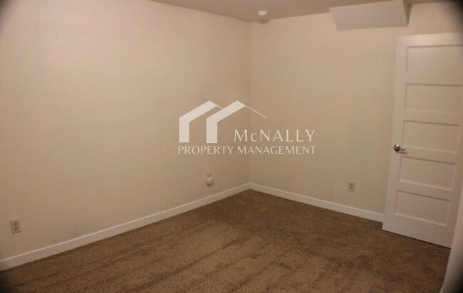 Building Photo - Freshly Updated 4BR Home w/ Finished Basement, New Appliances & RV/Boat Parking