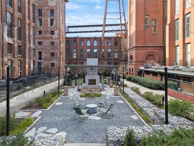 Building Photo - 170 Boulevard NE