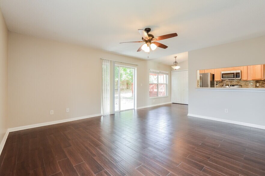 Building Photo - 12131 Goldenstar Ln